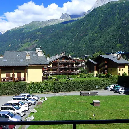 Le Cristal Des Glaces By Interhome Apartman Chamonix